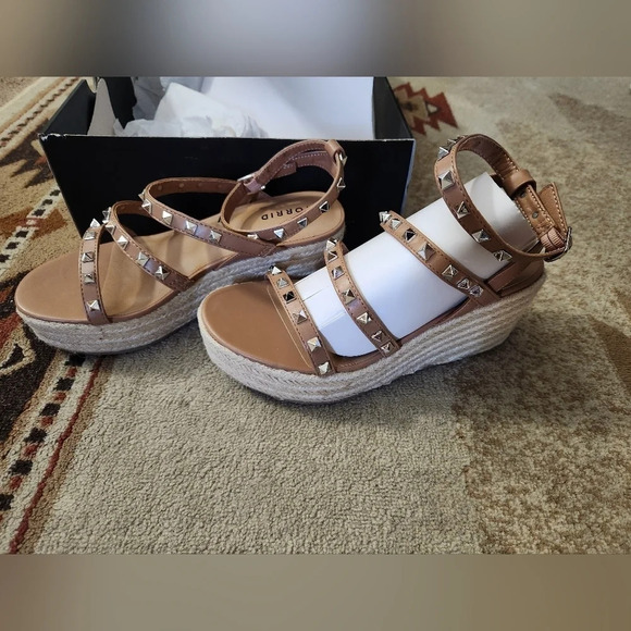 Torrid Studded Gladiator Flatform Sandals 8.5 WW NIB - Picture 6 of 12